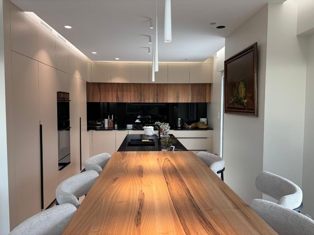 eecf6b79-37df-409b-b07e-2adc46a1eff5