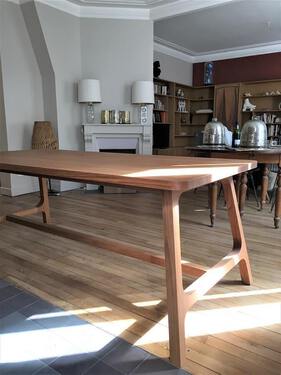 Table en série pour créateur de meubles en bois massif